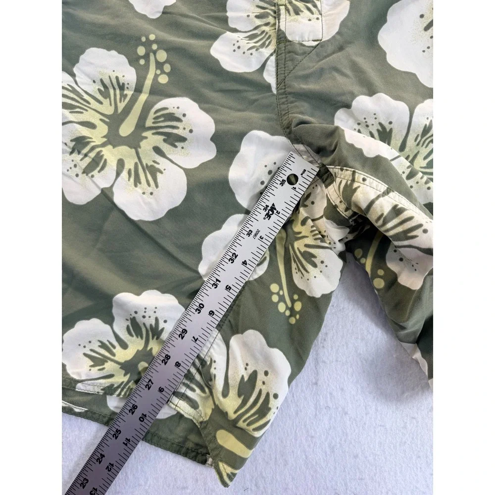 Patagonia Mens 36 Board Shorts Olive Green White Hibiscus Floral Swim Trunks